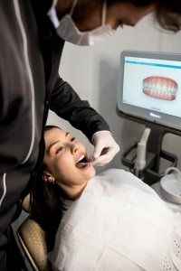 RESTORING YOUR SMILE WITH DENTURES